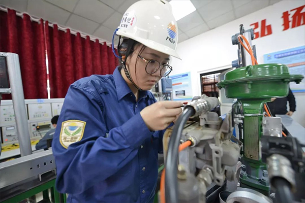 Le travailleur de maintenance des instruments est devenu l'une des professions les plus urgentes de la Chine